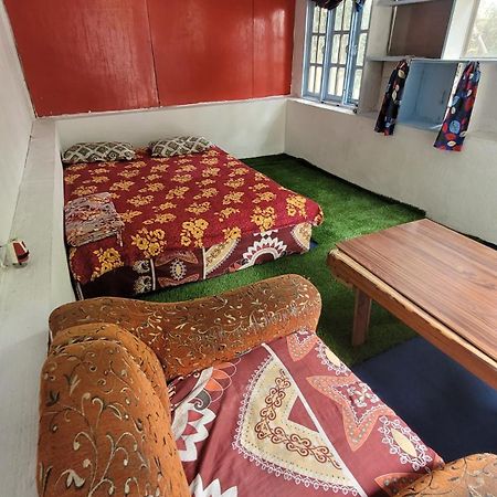 Laughing Buddha Guest House & Villa Kathmandu Bagian luar foto