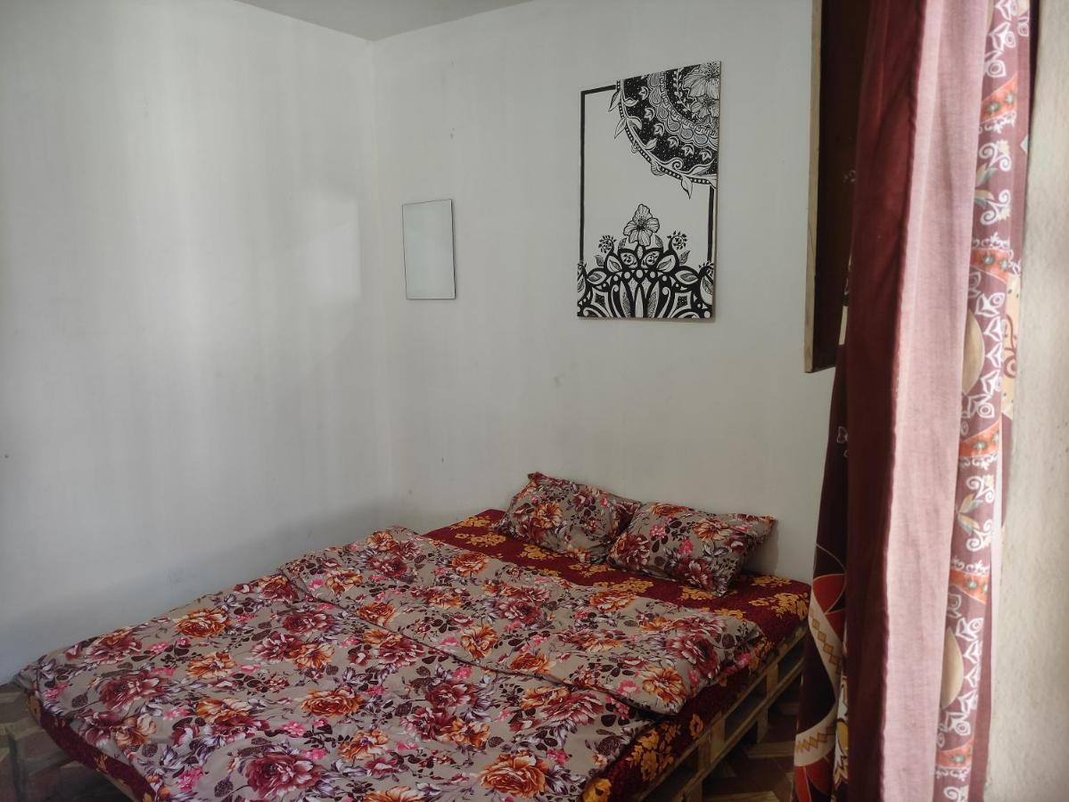 Laughing Buddha Guest House & Villa Kathmandu Bagian luar foto