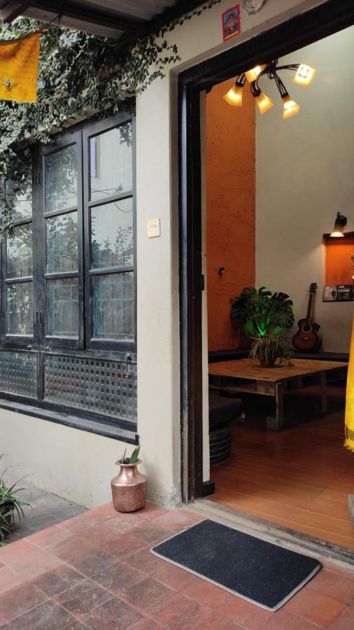 Laughing Buddha Guest House & Villa Kathmandu Bagian luar foto