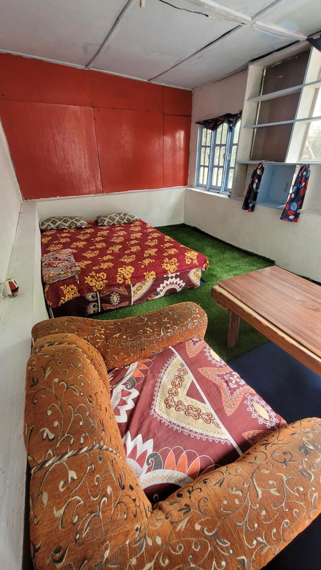 Laughing Buddha Guest House & Villa Kathmandu Bagian luar foto